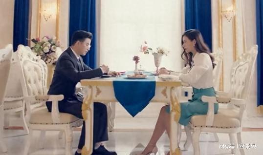 头：穿西装上战场我忍了貂蝉打鬼子太离谱爱游戏ayx网站剧中侮辱观众智商的镜(图17)